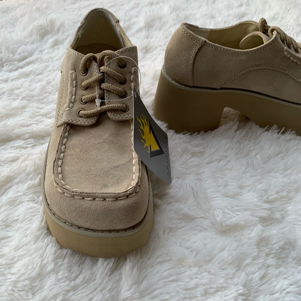 ๐ NWT volatile platform loafers - Picture 4 of 8